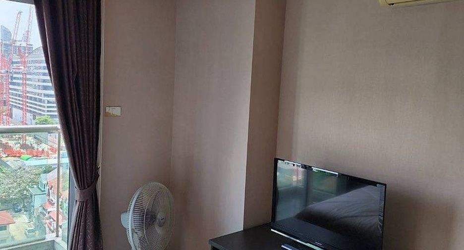 For sale 2 bedrooms condo in Huai Khwang, Bangkok