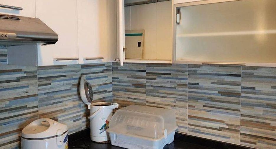 For sale 2 bedrooms condo in Huai Khwang, Bangkok