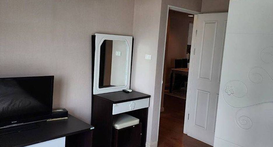 For sale 2 bedrooms condo in Huai Khwang, Bangkok