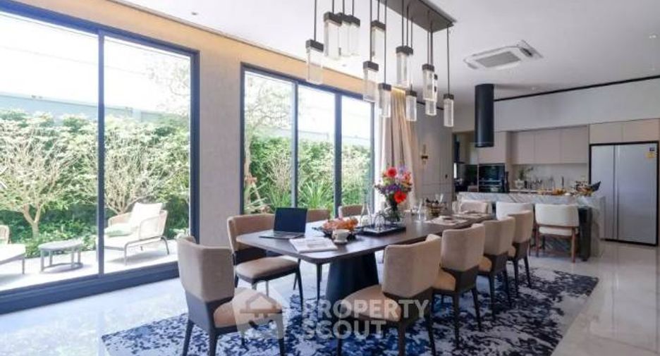 For sale 5 bedrooms house in Phasi Charoen, Bangkok