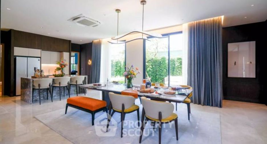 For sale 4 bedrooms house in Phasi Charoen, Bangkok