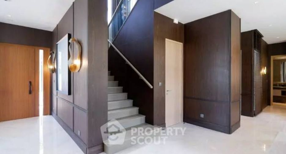 For sale 4 bedrooms house in Phasi Charoen, Bangkok