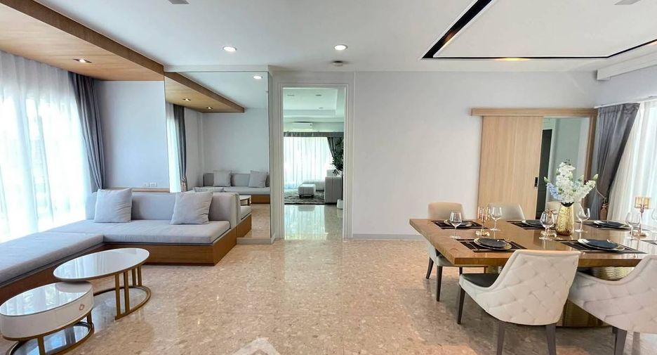 For sale 5 bedrooms house in Saphan Sung, Bangkok