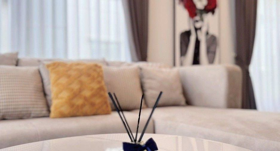 For rent 4 bedrooms house in Bang Kapi, Bangkok