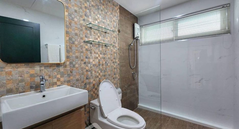 For rent 4 bedrooms house in Jomtien, Pattaya