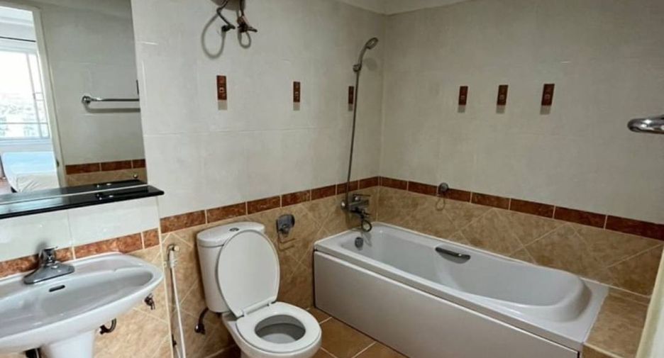 For rent 2 bedrooms condo in Khlong Toei, Bangkok