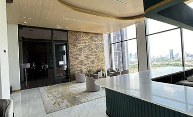For rent 3 bedrooms condo in Huai Khwang, Bangkok