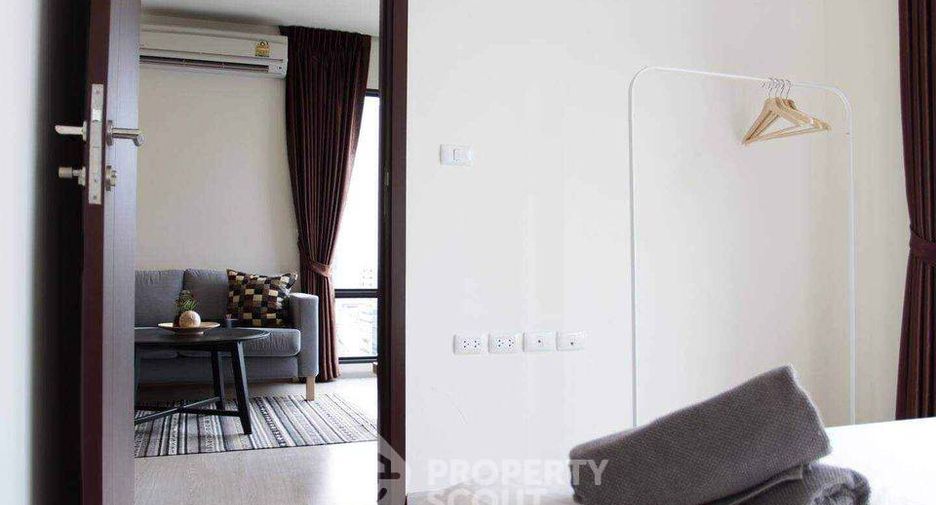 For rent 2 bedrooms condo in Huai Khwang, Bangkok