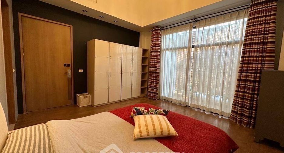 For rent 4 bedrooms house in Lat Phrao, Bangkok