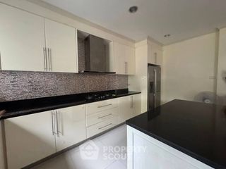 Casa en alquiler de 4 habitaciones en Bang Lamung, Chonburi