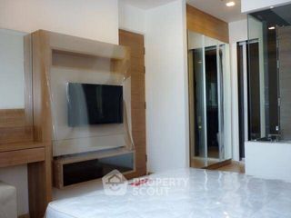 For rent 1 bed condo in Phra Khanong, Bangkok