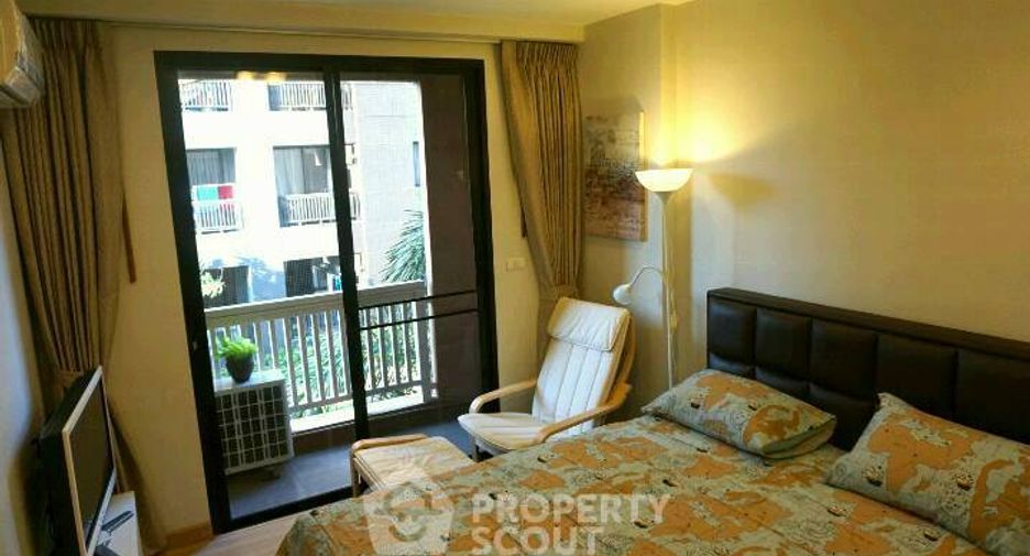 For rent 2 bedrooms condo in Watthana, Bangkok
