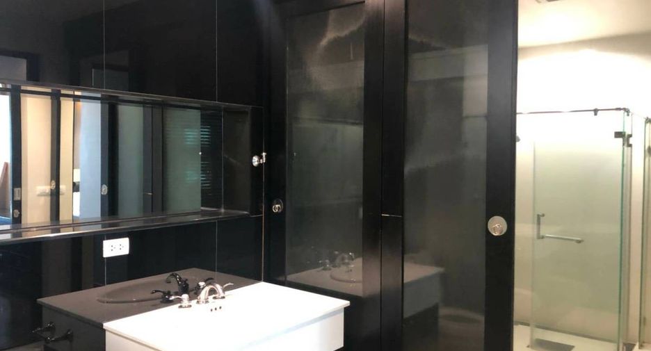 For rent 1 bed condo in Pathum Wan, Bangkok