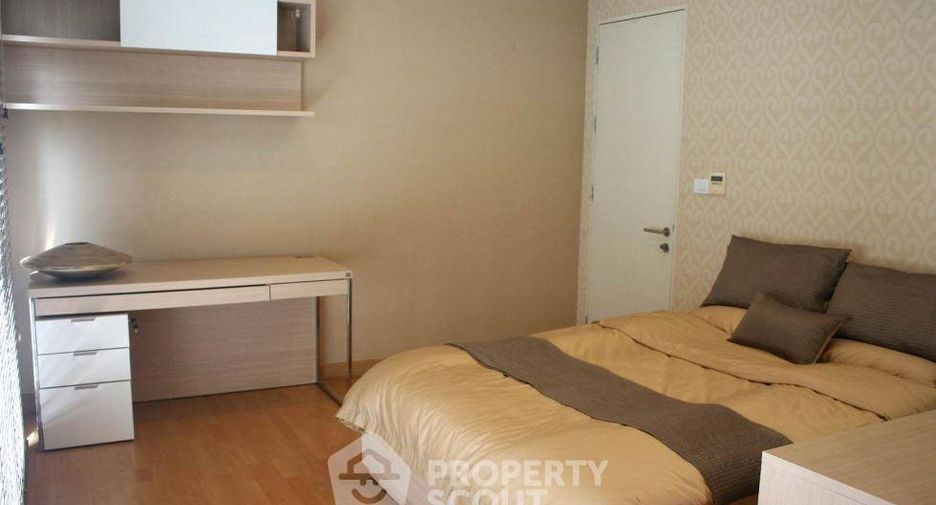 For rent 3 bedrooms condo in Khlong Toei, Bangkok