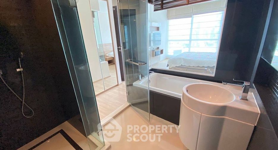 For rent 2 bedrooms condo in Sathon, Bangkok