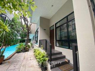 For rent 3 bedrooms house in Khlong Toei, Bangkok