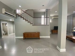 For rent 3 bedrooms house in Khlong Toei, Bangkok