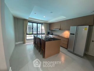 For rent 3 bedrooms house in Khlong Toei, Bangkok