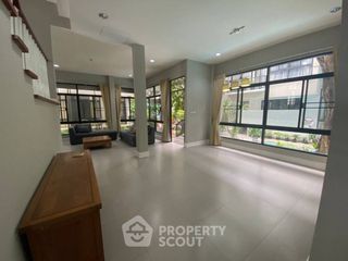 For rent 3 bedrooms house in Khlong Toei, Bangkok