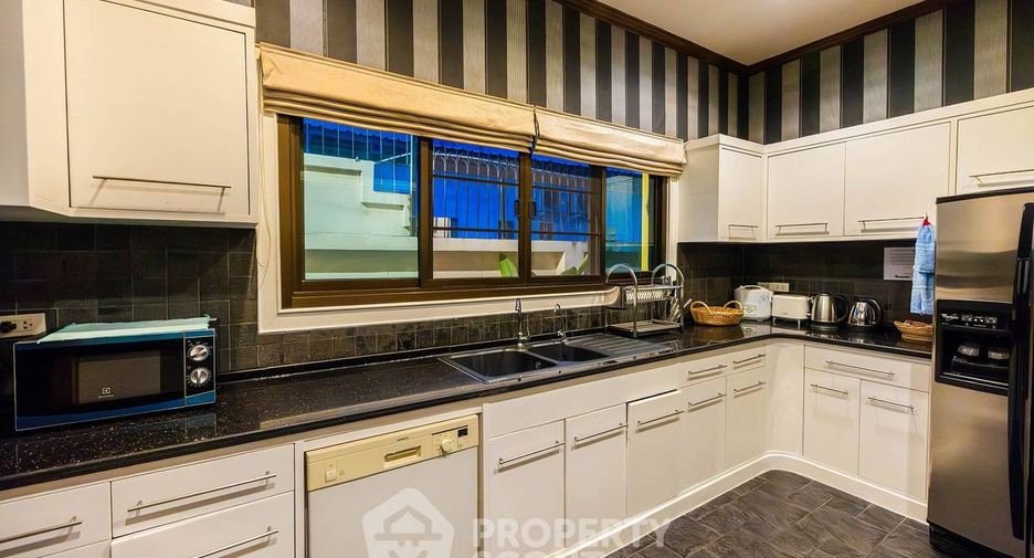 Casa en alquiler de 4 habitaciones en Jomtien, Pattaya