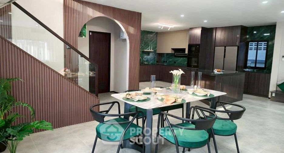 À vendre 5 chambres villa à East Pattaya, Pattaya