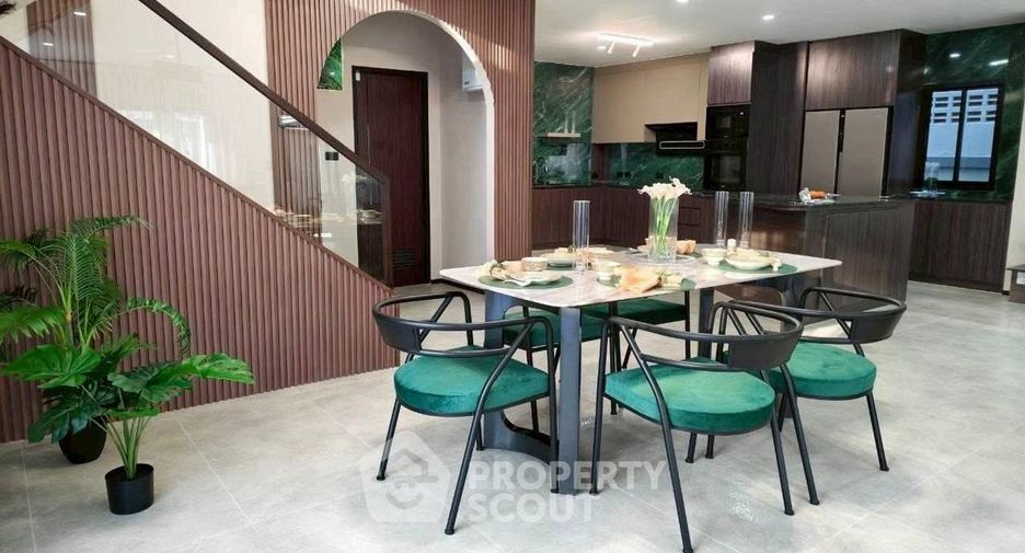 À vendre 5 chambres villa à East Pattaya, Pattaya
