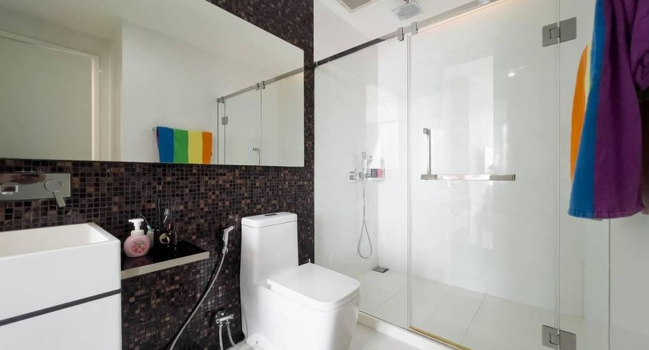 For sale 2 bedrooms condo in Khlong Toei, Bangkok
