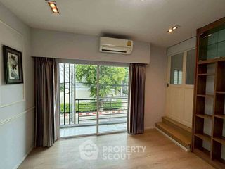 出租 3 卧室 联排别墅 在 Suan Luang, 曼谷