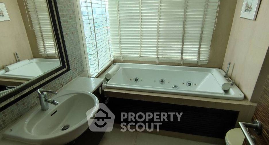 For sale 3 bedrooms condo in Bang Kho Laem, Bangkok
