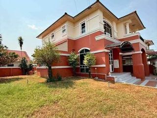 Casa en alquiler de 4 habitaciones en Bang Lamung, Chonburi