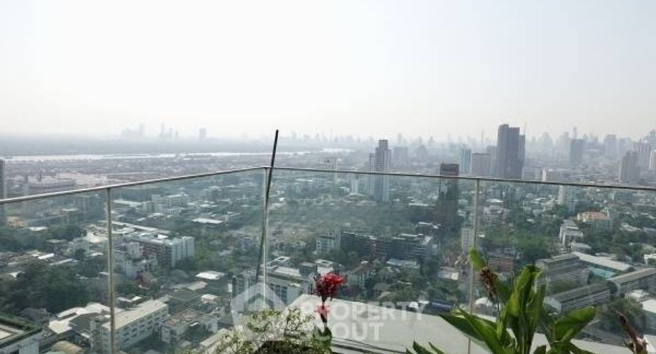 For sale 2 bedrooms condo in Khlong Toei, Bangkok