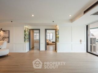 For sale 3 bedrooms condo in Khlong Toei, Bangkok