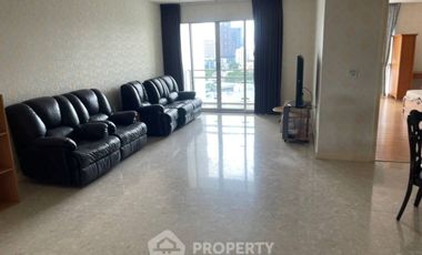 Condo en alquiler de 3 habitaciones en Khlong Toei, Bangkok