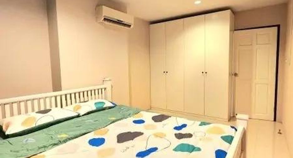 For rent 2 bedrooms condo in Watthana, Bangkok