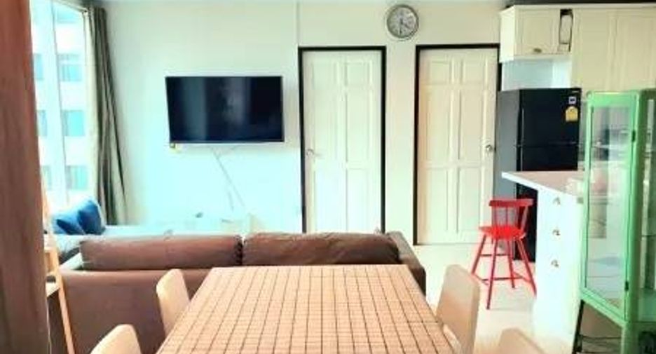 For rent 2 bedrooms condo in Watthana, Bangkok