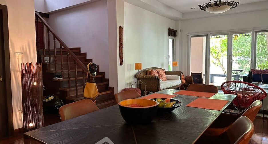 For rent 4 bedrooms condo in Watthana, Bangkok