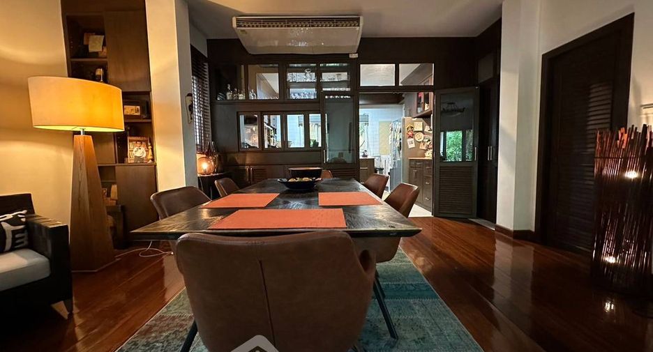 For rent 4 bedrooms condo in Watthana, Bangkok