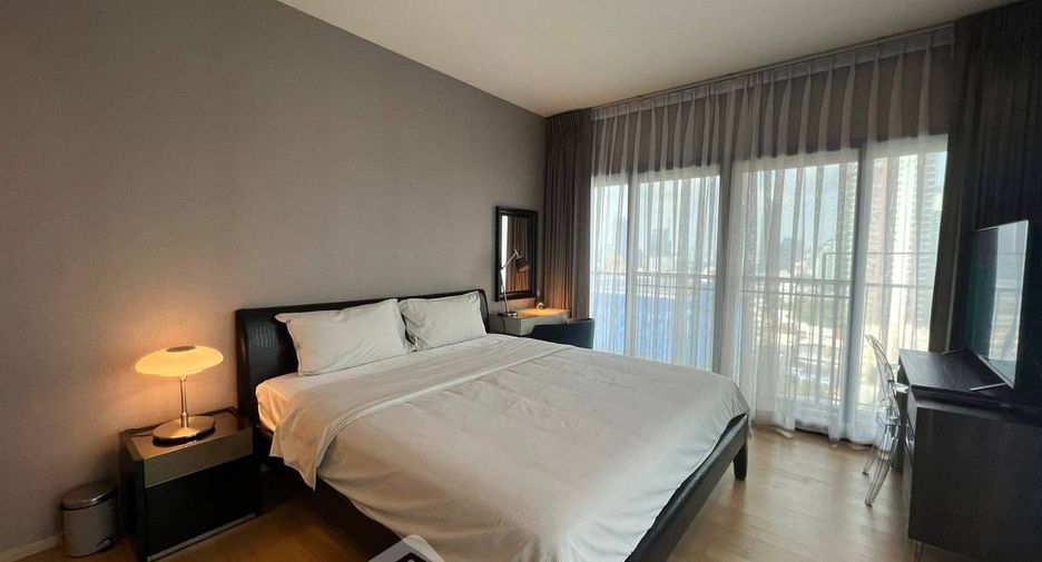 For rent 2 bedrooms condo in Khlong Toei, Bangkok