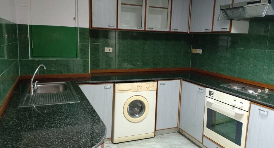 For rent 2 bedrooms apartment in Phaya Thai, Bangkok