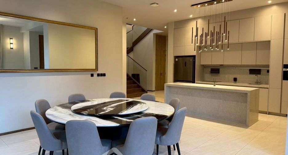 Casa en alquiler y en venta de 5 habitaciones en Suan Luang, Bangkok