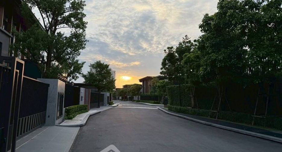 Casa en alquiler y en venta de 5 habitaciones en Suan Luang, Bangkok