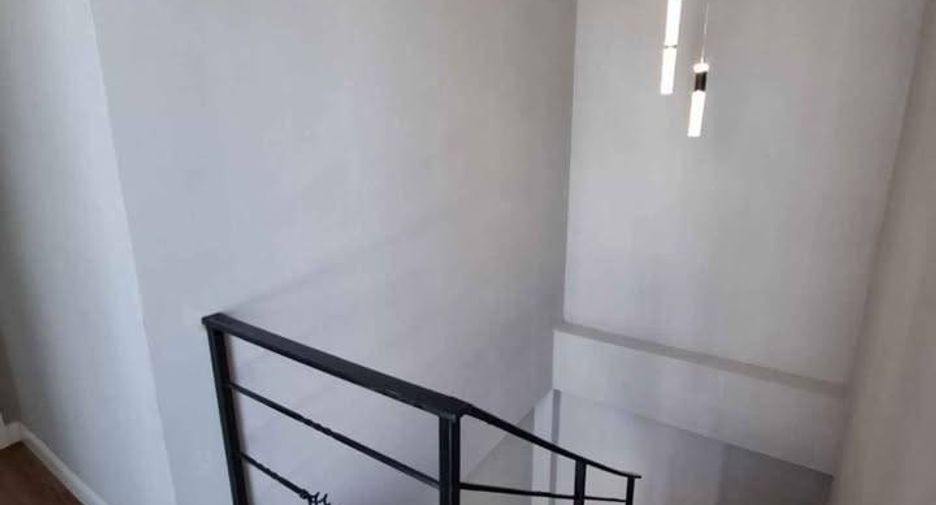 For rent 5 bedrooms villa in Huay Yai, Pattaya