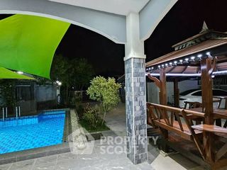 For rent 9 bedrooms villa in Na Jomtien, Pattaya