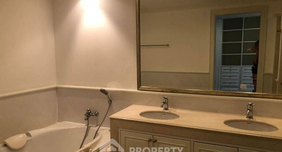 For rent 3 bedrooms apartment in Sathon, Bangkok
