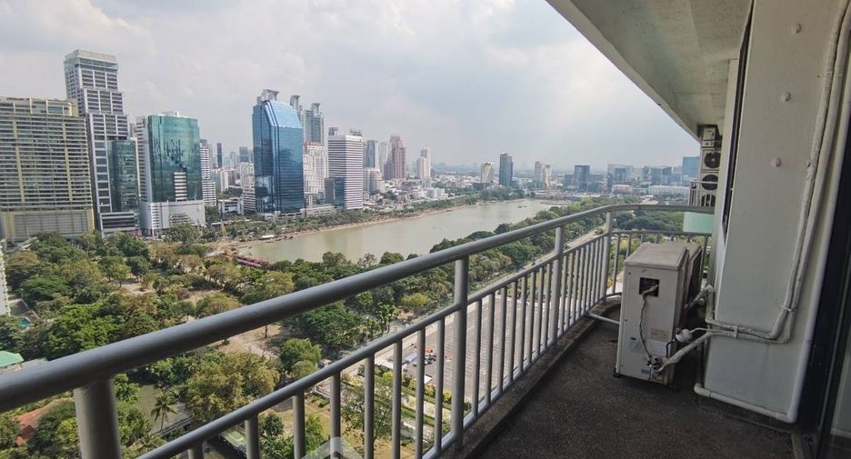 For rent 3 bedrooms condo in Khlong Toei, Bangkok
