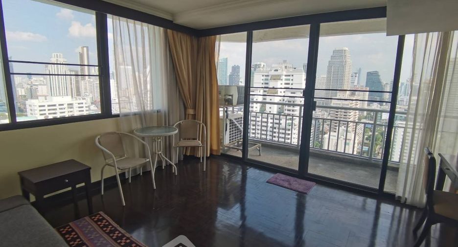 For rent 3 bedrooms condo in Khlong Toei, Bangkok