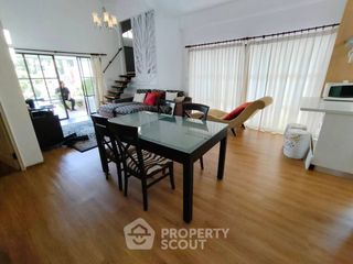 Casa en alquiler de 3 habitaciones en Bang Lamung, Chonburi