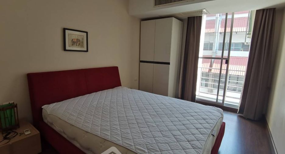 For rent 2 bedrooms condo in Watthana, Bangkok