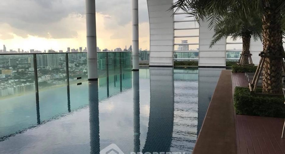 For rent 2 bedrooms condo in Phra Khanong, Bangkok