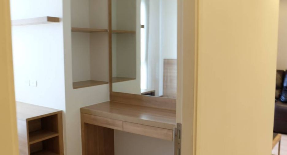 For rent 2 bedrooms condo in Phra Khanong, Bangkok
